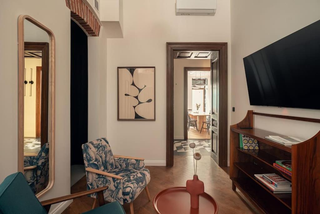 Apartment Austin Flowers Old Town By Willywalls Krakow